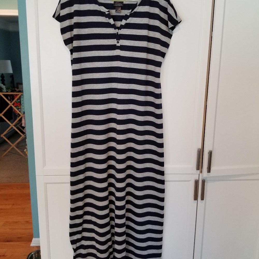 Oh Baby by Motherhood maxi dress